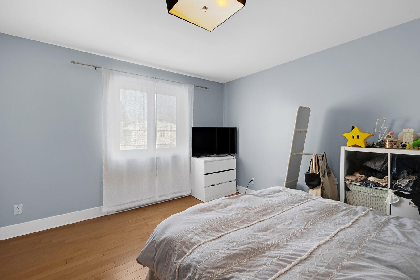 Bedroom - 3925 Rue Oslo, Brossard, QC - Indoor Photo Showing Bedroom