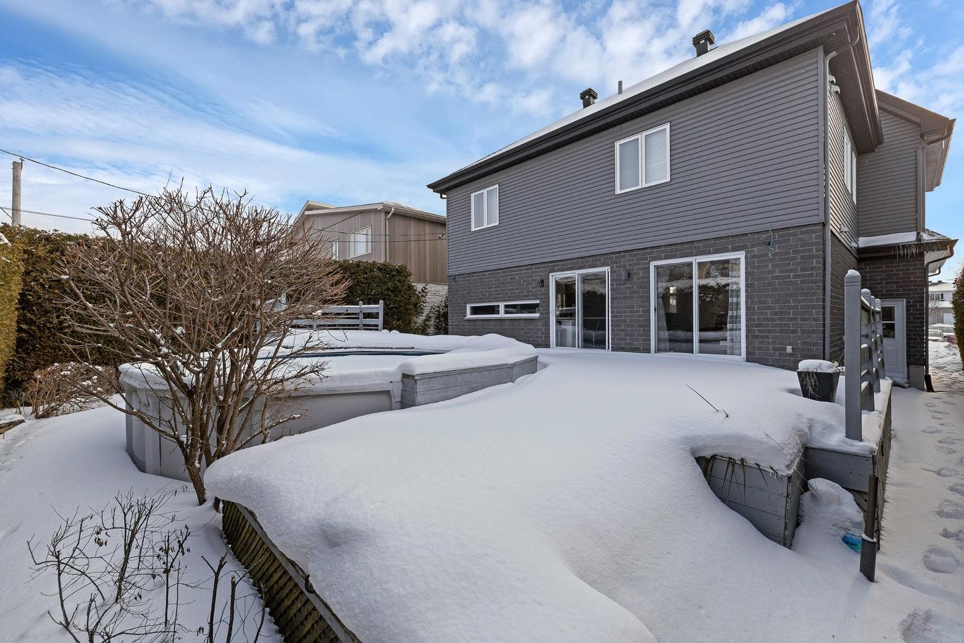 Backyard - 3925 Rue Oslo, Brossard, QC - Outdoor