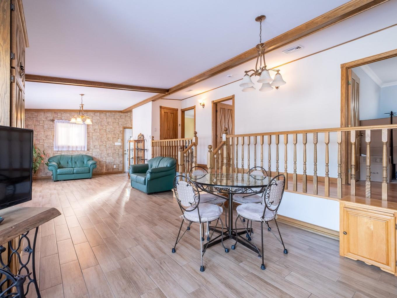 Vue d'ensemble - 656 Rue Pagé, Contrecoeur, QC - Indoor With Fireplace