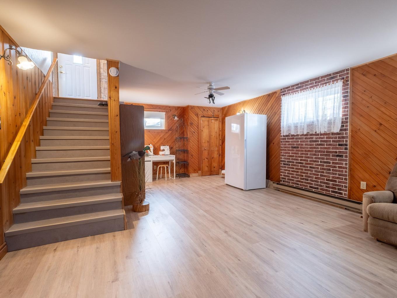 Salle familiale - 656 Rue Pagé, Contrecoeur, QC - Indoor Photo Showing Other Room