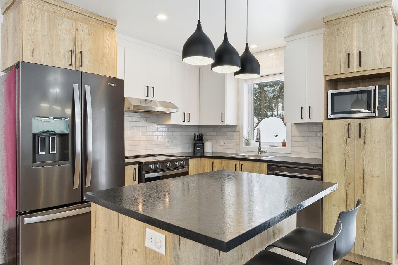 Cuisine - 1076 Rue Des Huards, Sainte-Agathe-Des-Monts, QC - Indoor Photo Showing Kitchen With Upgraded Kitchen