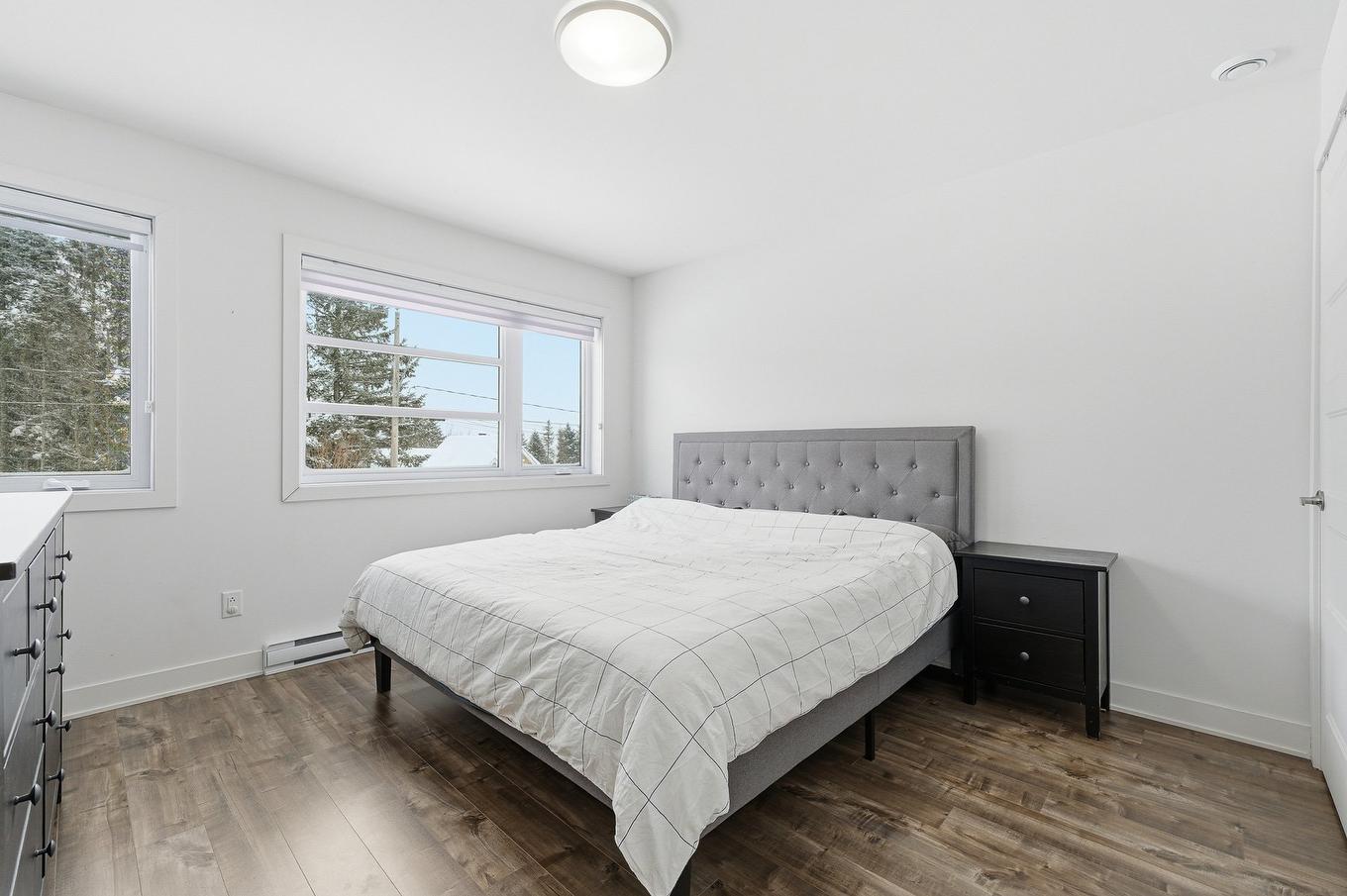 Chambre à coucher principale - 1076 Rue Des Huards, Sainte-Agathe-Des-Monts, QC - Indoor Photo Showing Bedroom