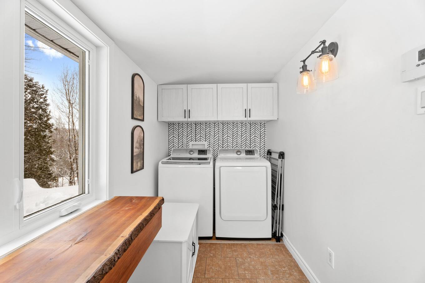 Hall - 1735 Ch. Du 1Er-Rang, Sainte-Lucie-Des-Laurentides, QC - Indoor Photo Showing Laundry Room