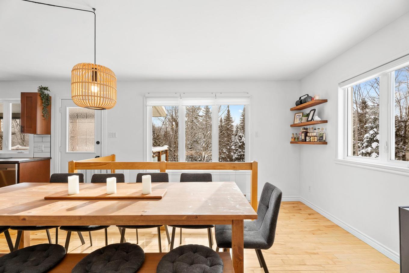 Dining room - 1735 Ch. Du 1Er-Rang, Sainte-Lucie-Des-Laurentides, QC - Indoor Photo Showing Dining Room