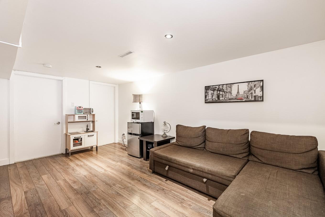 Salle familiale - 995 Rue Coderre, Longueuil (Saint-Hubert), QC - Indoor Photo Showing Living Room