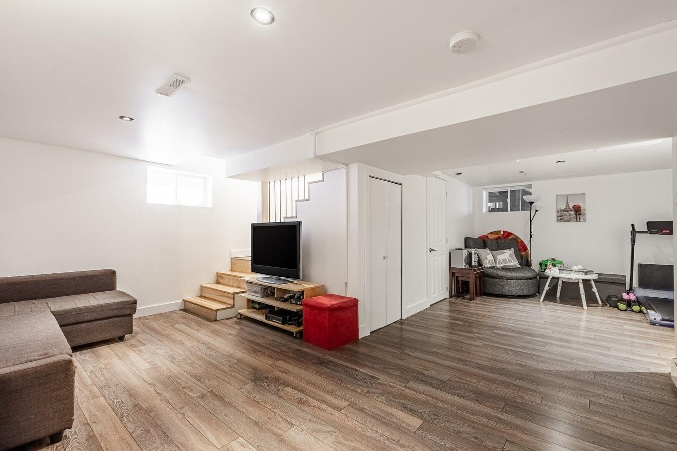 Salle familiale - 995 Rue Coderre, Longueuil (Saint-Hubert), QC - Indoor