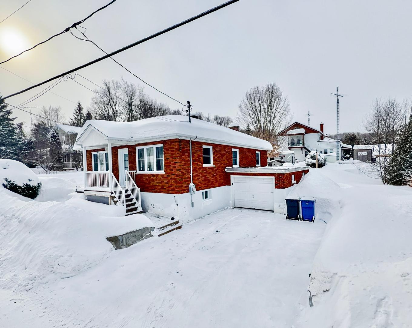 Frontage - 392 Rue St-Paul, Brownsburg-Chatham, QC - Outdoor