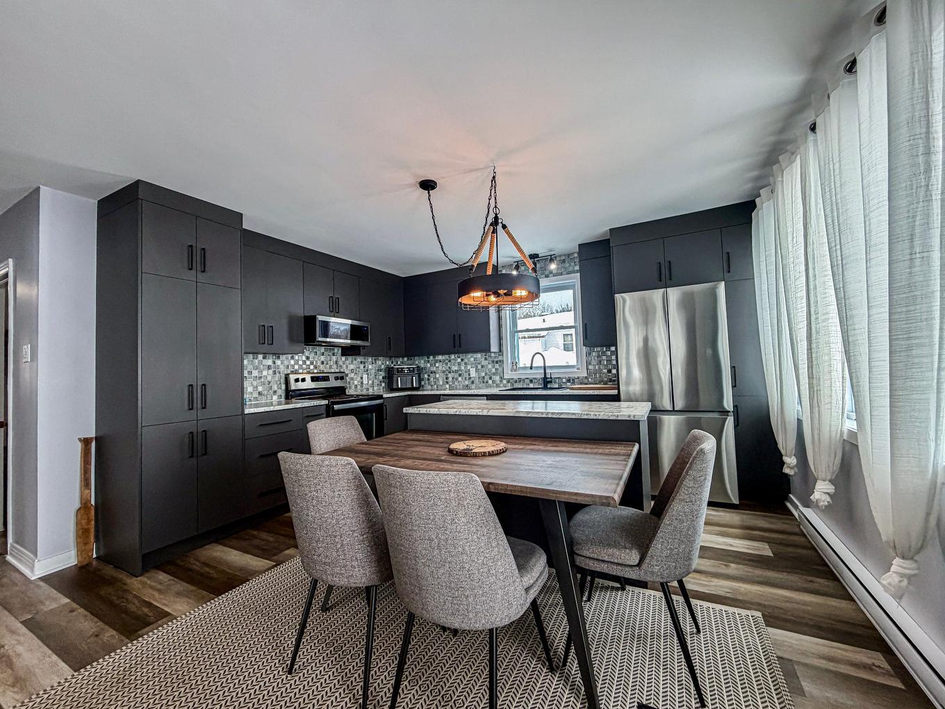 Kitchen - 392 Rue St-Paul, Brownsburg-Chatham, QC - Indoor