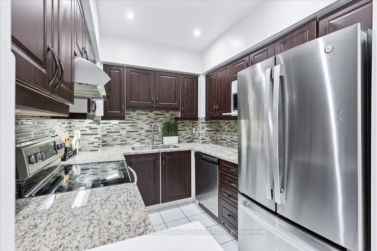 59-735 New Westminster Drive, Vaughan, ON - Indoor Photo Showing Kitchen With Upgraded Kitchen