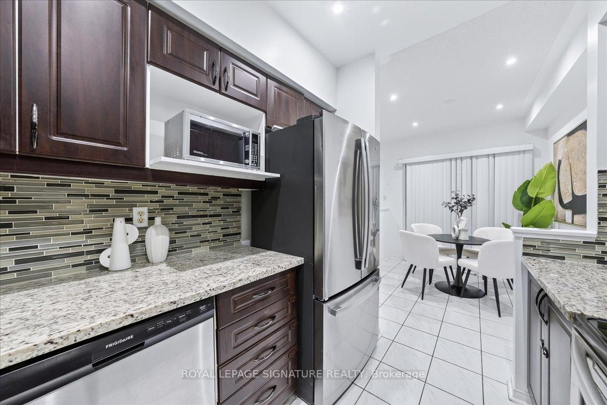 59-735 New Westminster Drive, Vaughan, ON - Indoor Photo Showing Kitchen