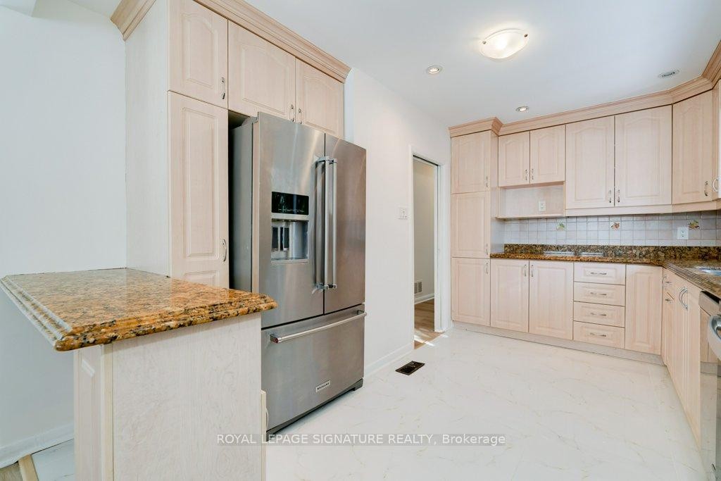 21 Prestbury Street, Toronto, ON - Indoor Photo Showing Kitchen