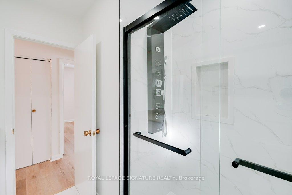 21 Prestbury Street, Toronto, ON - Indoor Photo Showing Bathroom