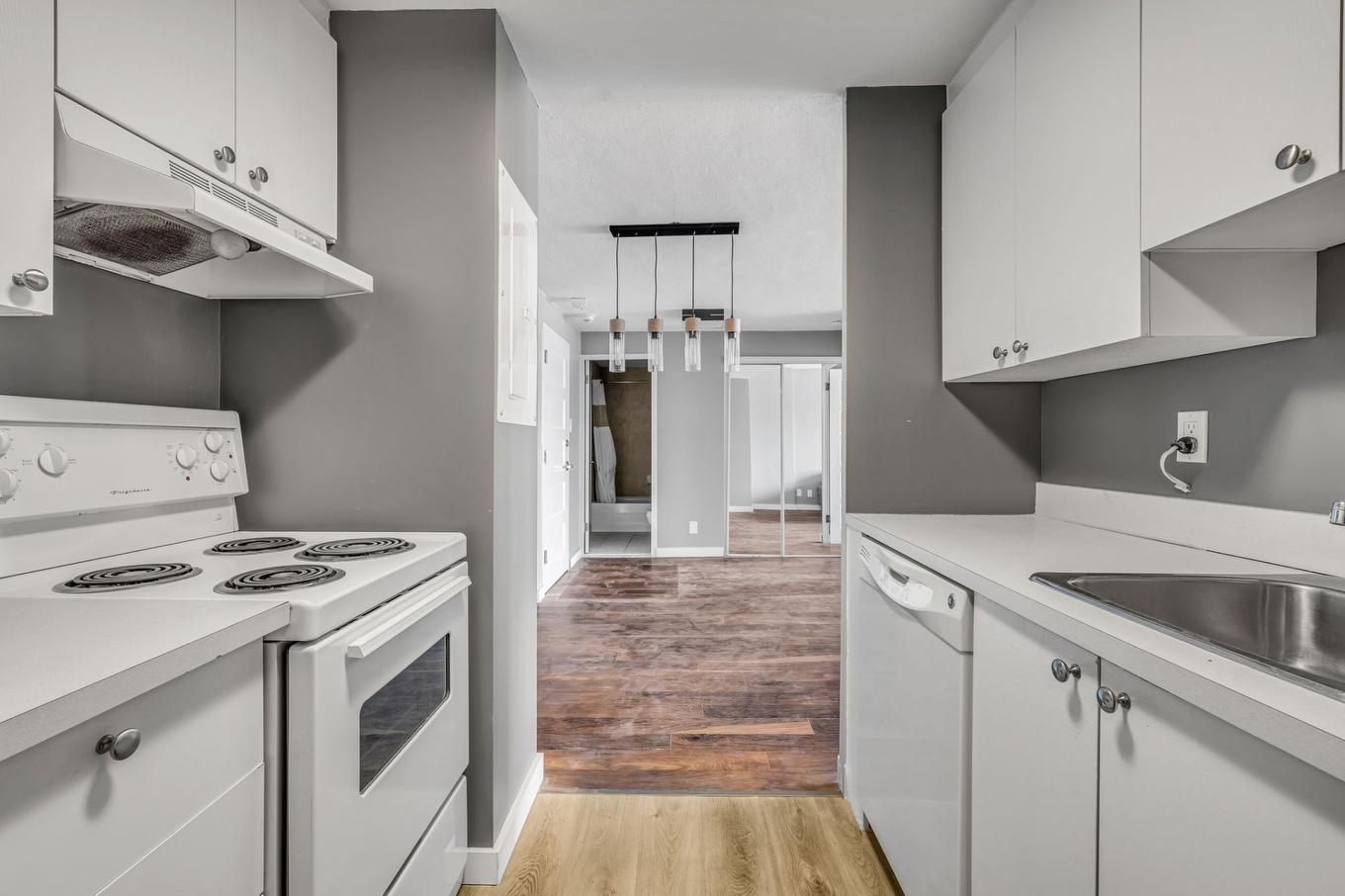 Cuisine - 210-600 Av. Wilfrid-Laurier, Québec (La Cité-Limoilou), QC - Indoor Photo Showing Kitchen