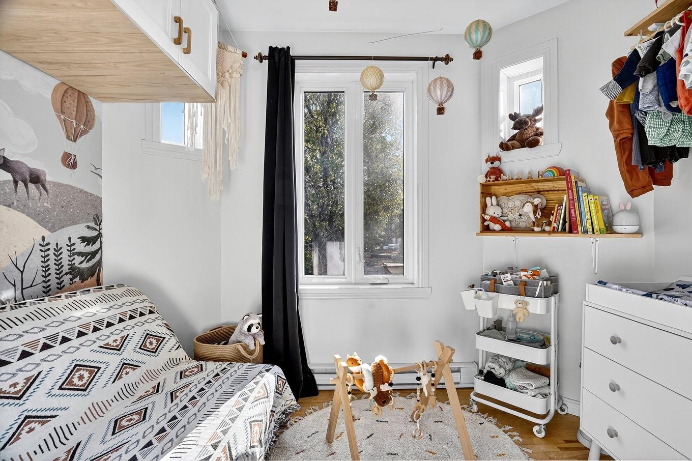 Chambre à coucher - 1199 Rue Dorion, Montréal (Ville-Marie), QC - Indoor Photo Showing Other Room