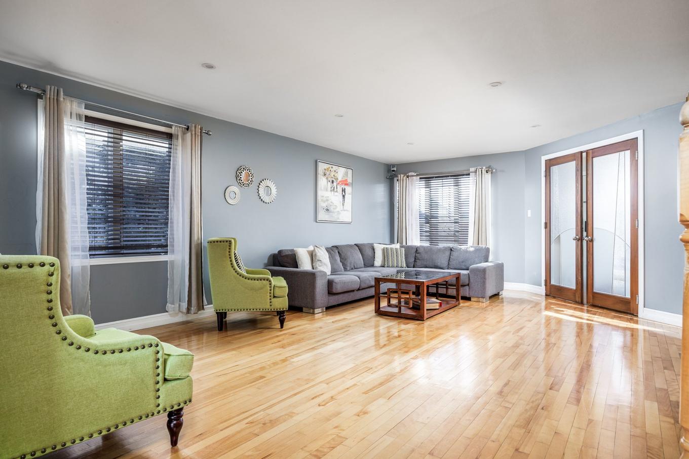 Living room - 1017 Av. Marier, Vaudreuil-Dorion, QC - Indoor Photo Showing Living Room