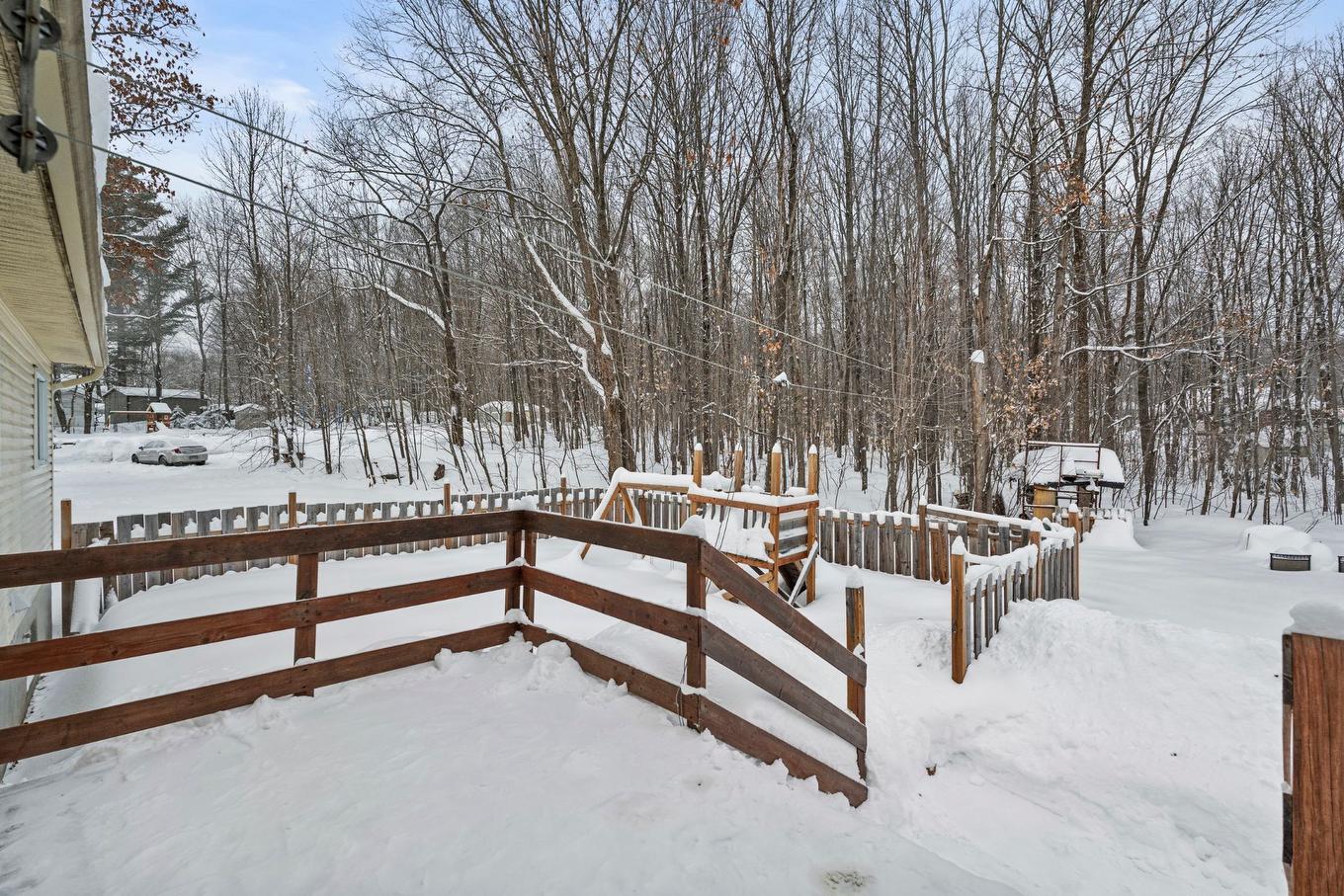 Cour - 46 Rue Rachel, Saint-Colomban, QC - Outdoor