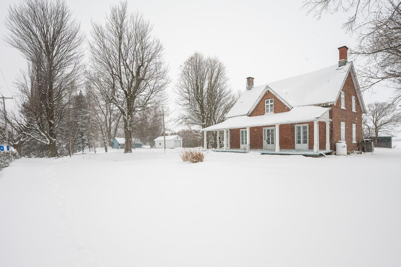 Façade - 465 Rue Principale, Saint-Paul-De-L'Île-Aux-Noix, QC - Outdoor