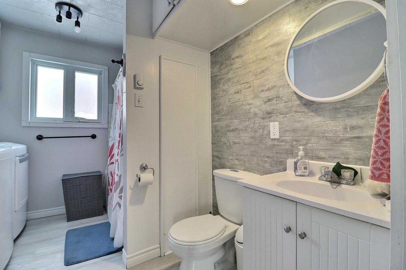 Salle de bains - 242 Av. Kirouac, Taschereau, QC - Indoor Photo Showing Bathroom