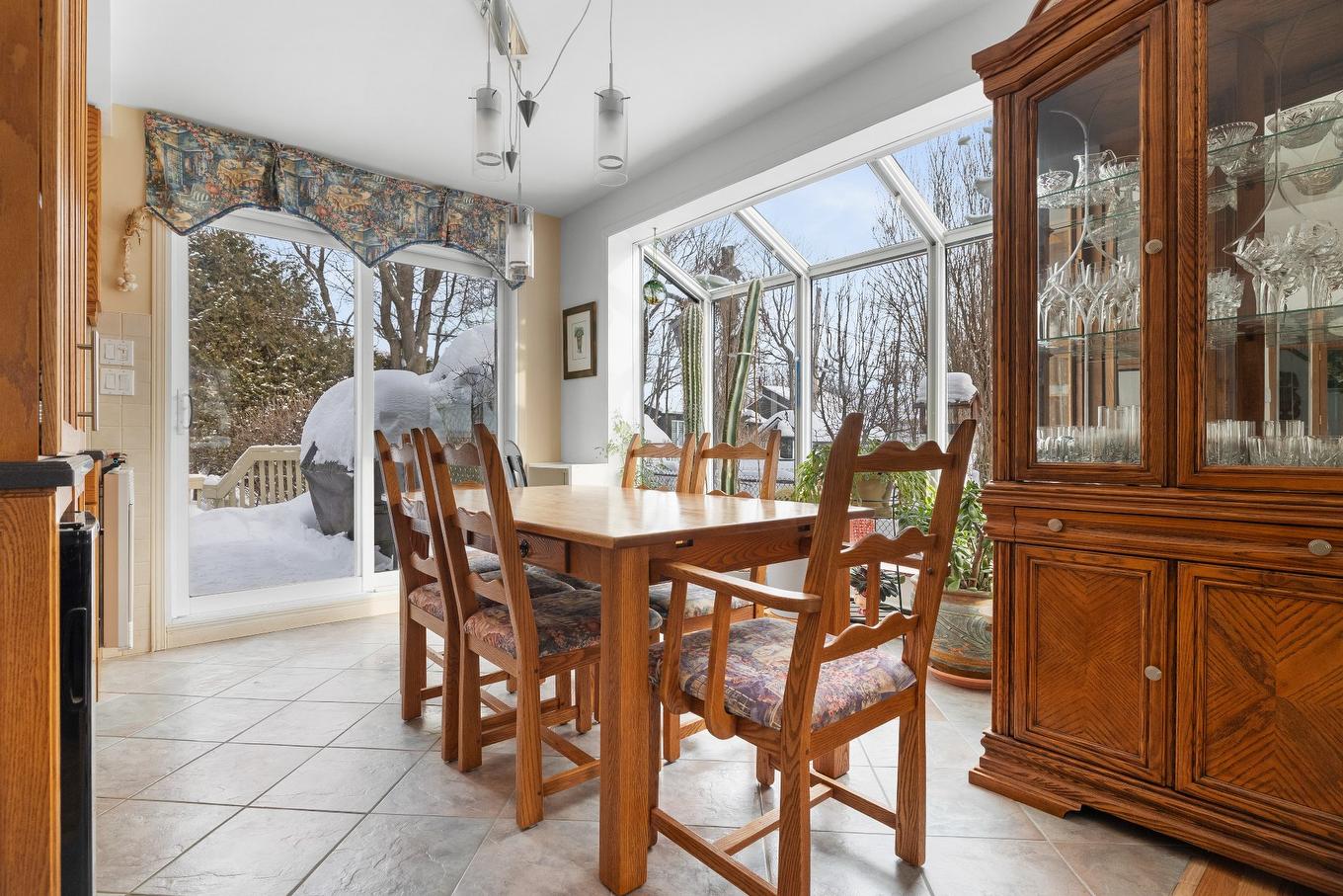 Salle à manger - 270 Rue Des Jonquilles, Lévis (Les Chutes-De-La-Chaudière-Ouest), QC - Indoor Photo Showing Dining Room