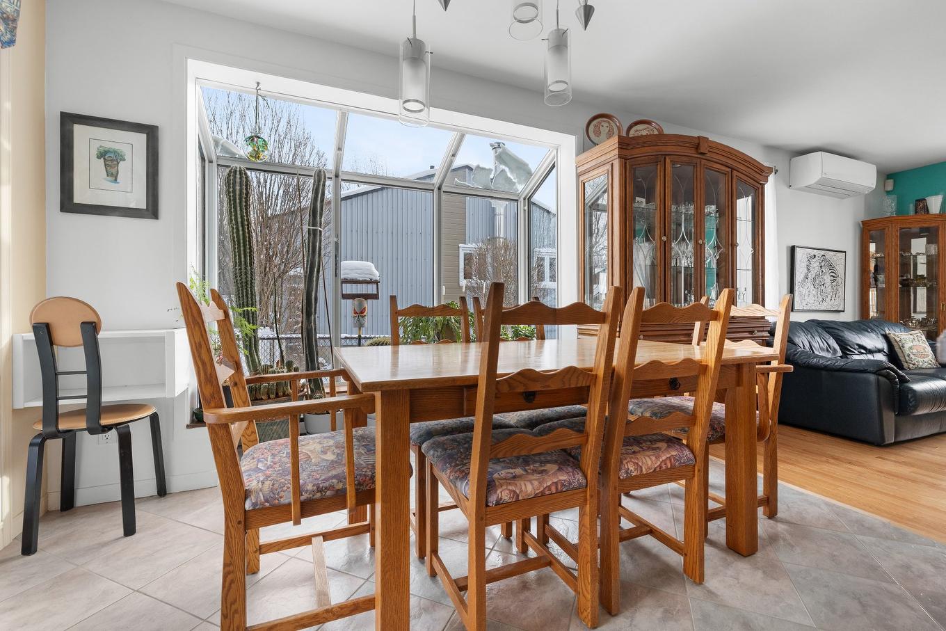 Salle à manger - 270 Rue Des Jonquilles, Lévis (Les Chutes-De-La-Chaudière-Ouest), QC - Indoor Photo Showing Dining Room
