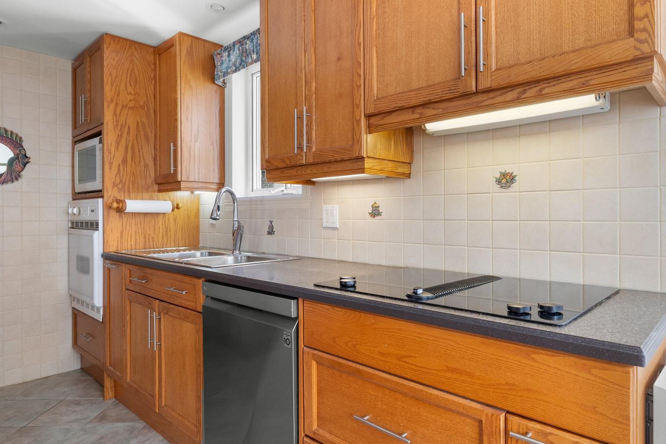 Cuisine - 270 Rue Des Jonquilles, Lévis (Les Chutes-De-La-Chaudière-Ouest), QC - Indoor Photo Showing Kitchen With Double Sink