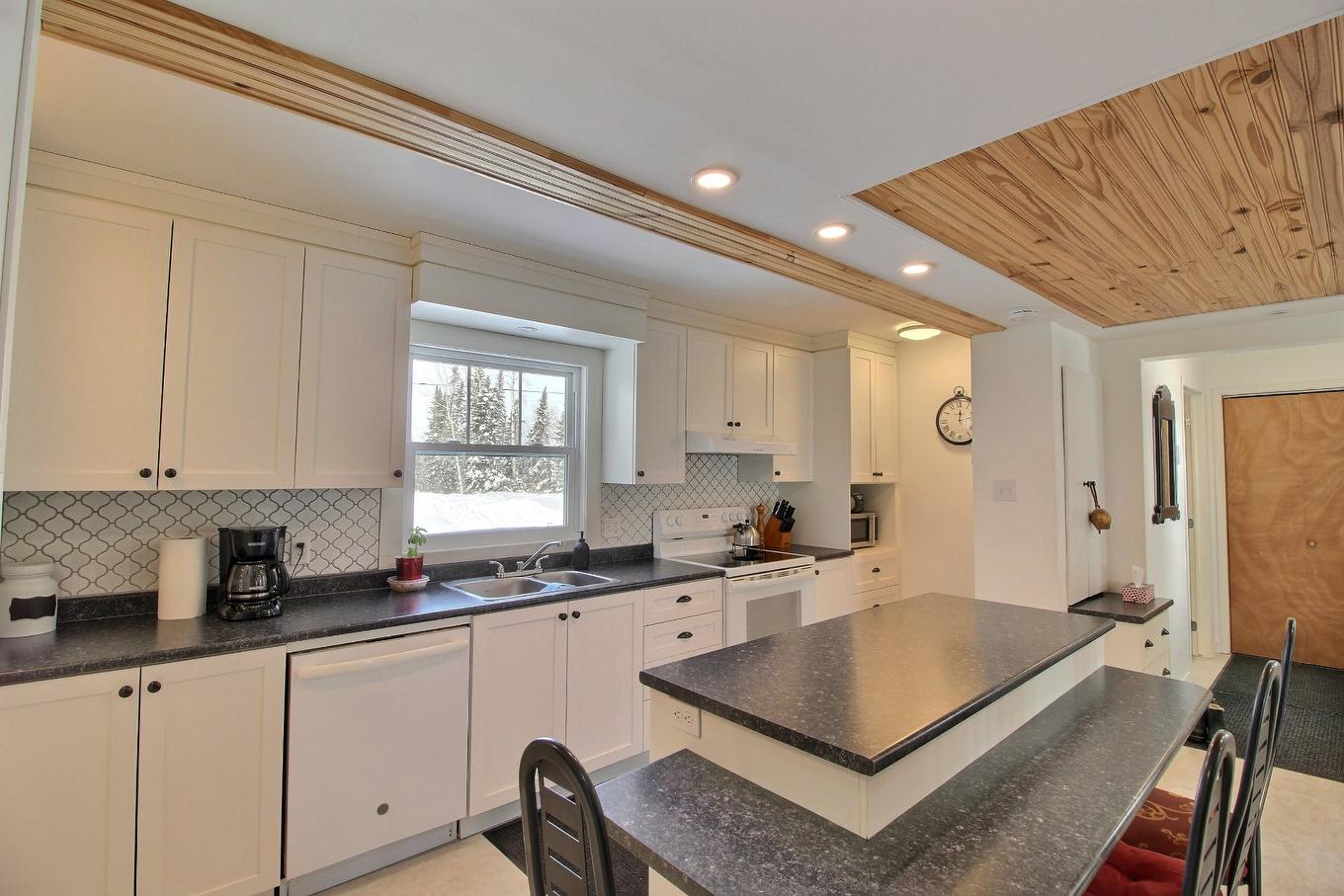 Cuisine - 3088 Ch. Plourde, Rouyn-Noranda, QC - Indoor Photo Showing Kitchen With Double Sink