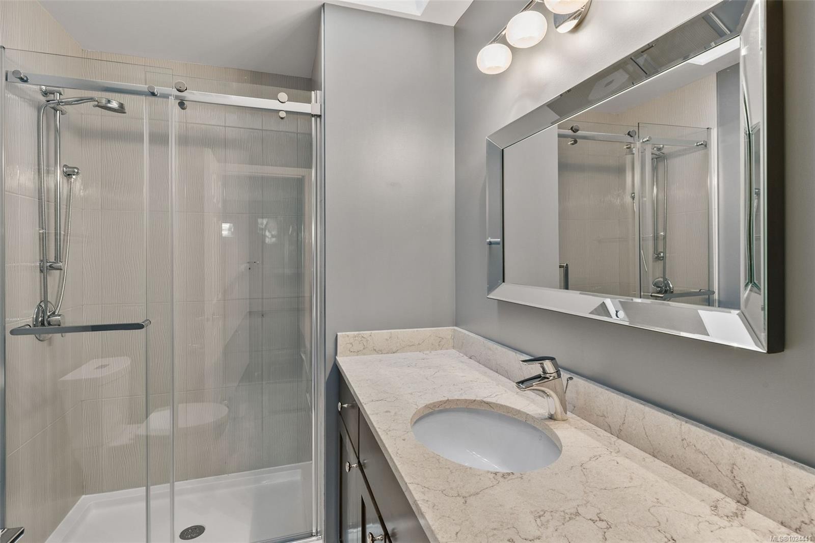 22-901 Kentwood Lane, Saanich, BC