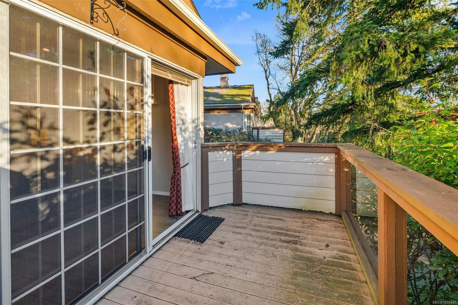 22-901 Kentwood Lane, Saanich, BC