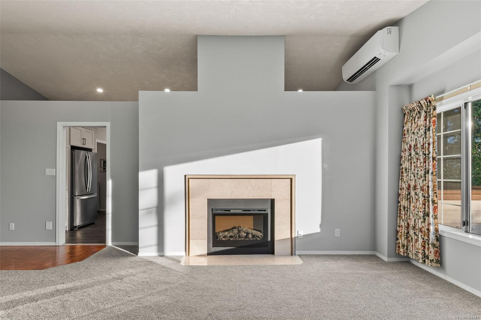 22-901 Kentwood Lane, Saanich, BC