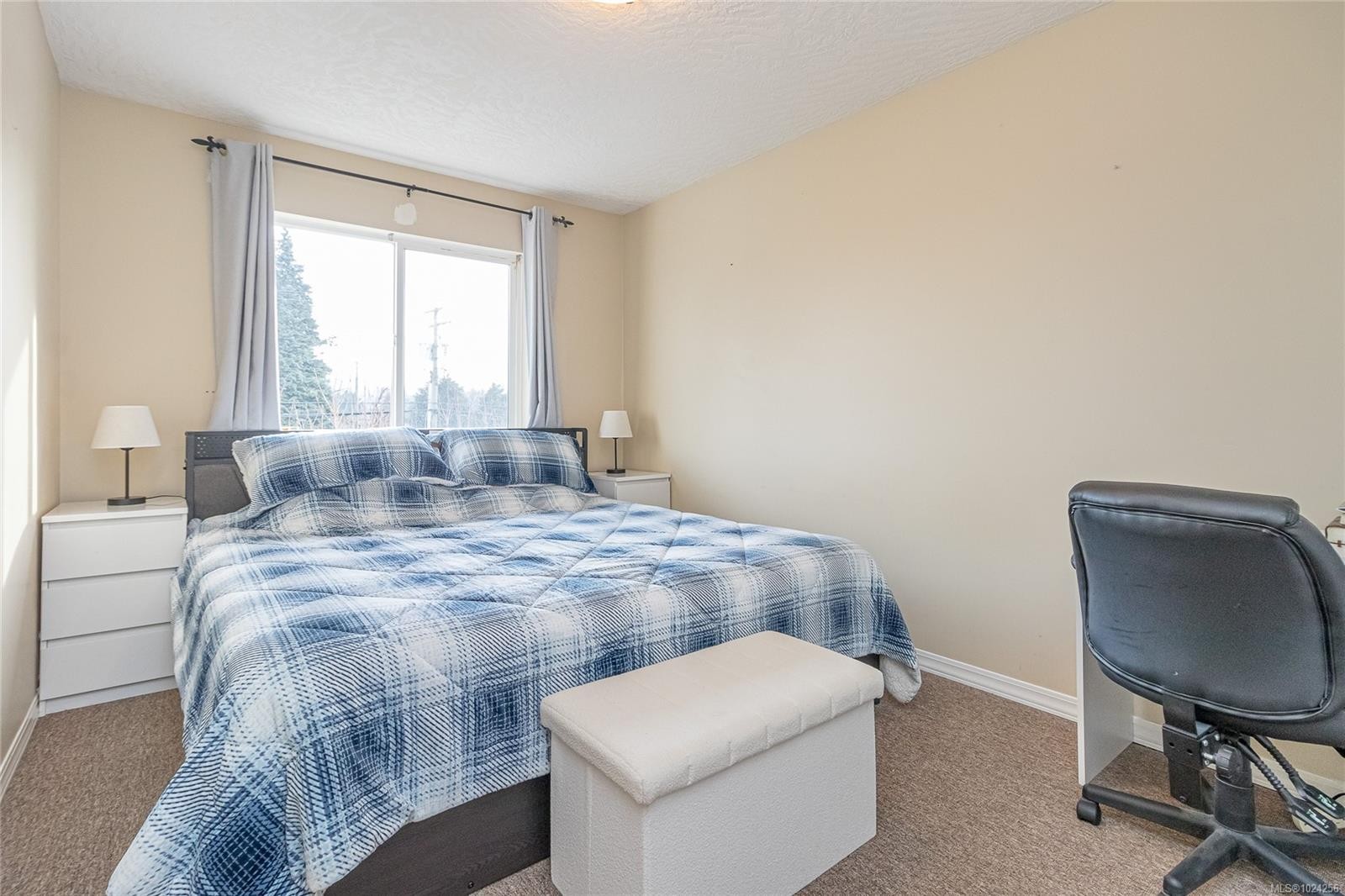 303-321 Mckinstry Rd, Duncan, BC - Indoor Photo Showing Bedroom