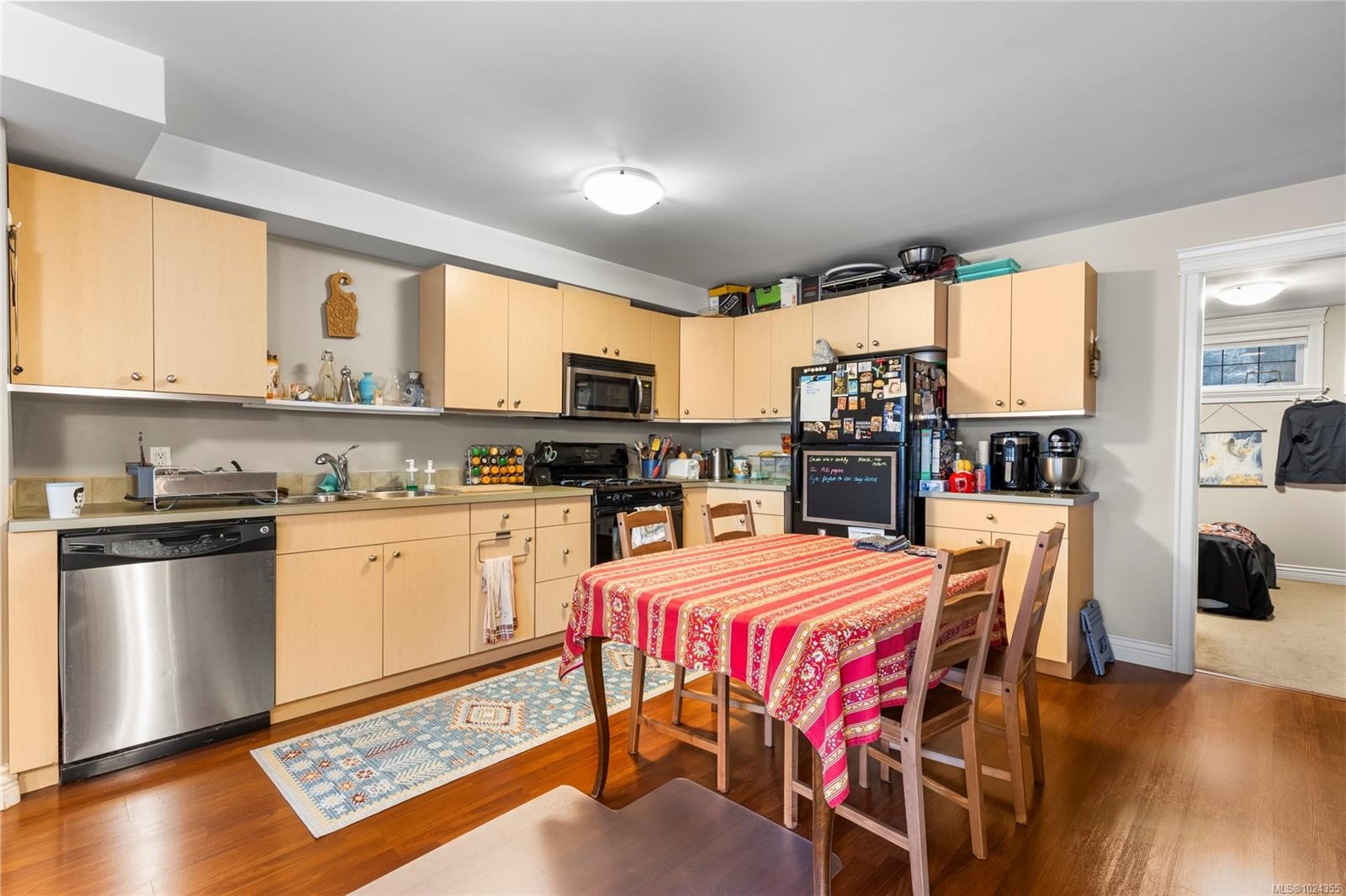 3927 Druce Lane, Saanich, BC