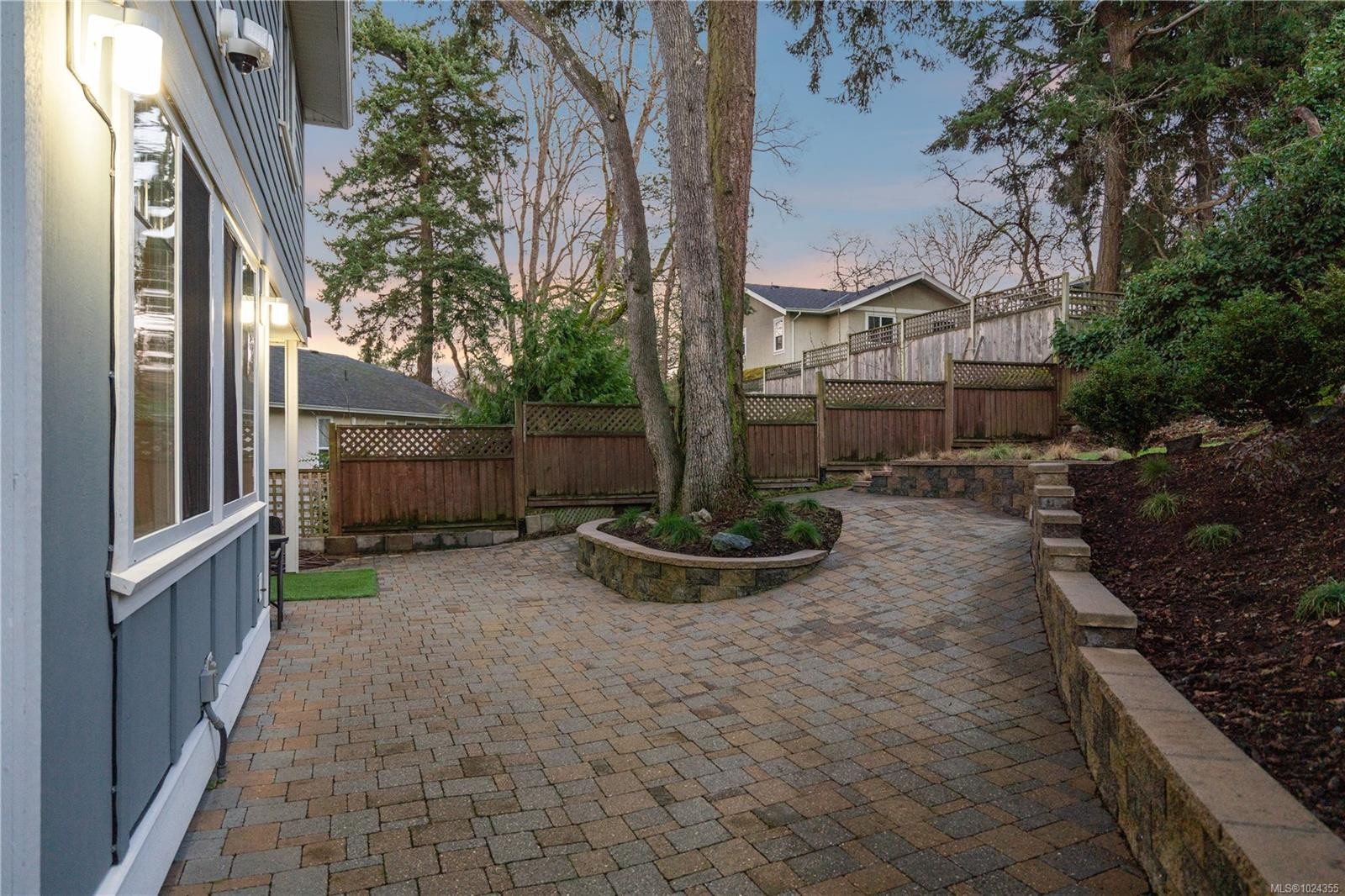 3927 Druce Lane, Saanich, BC