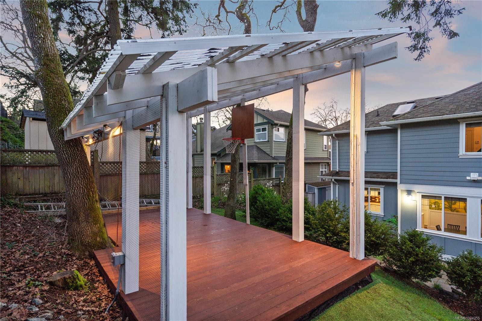 3927 Druce Lane, Saanich, BC