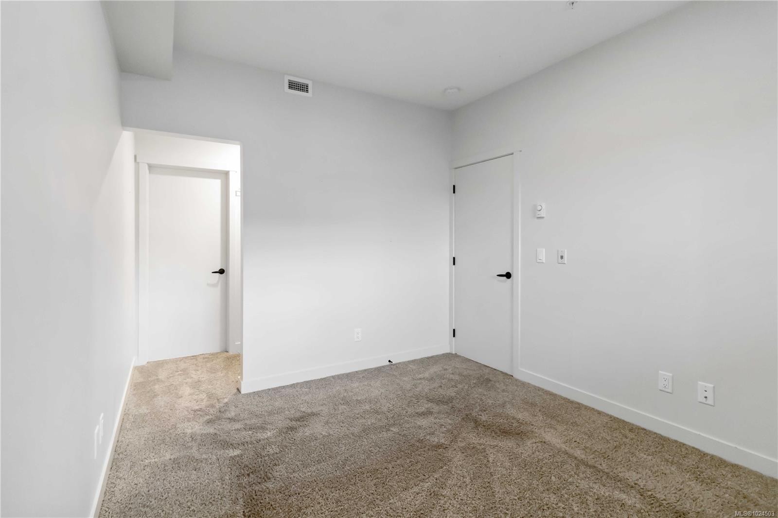 206-2469 Gateway Rd, Langford, BC - Indoor Photo Showing Other Room