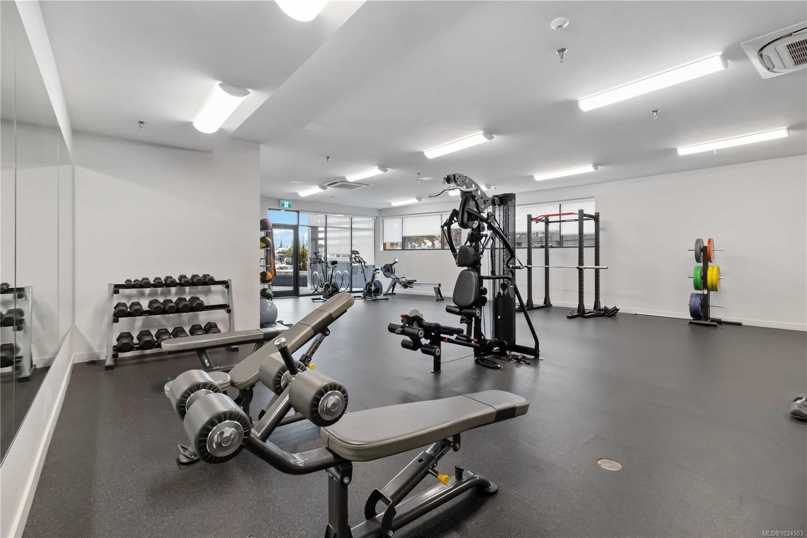 206-2469 Gateway Rd, Langford, BC - Indoor Photo Showing Gym Room