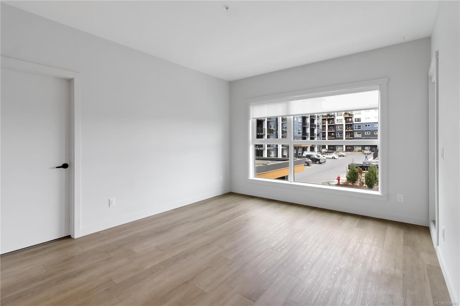 206-2469 Gateway Rd, Langford, BC - Indoor