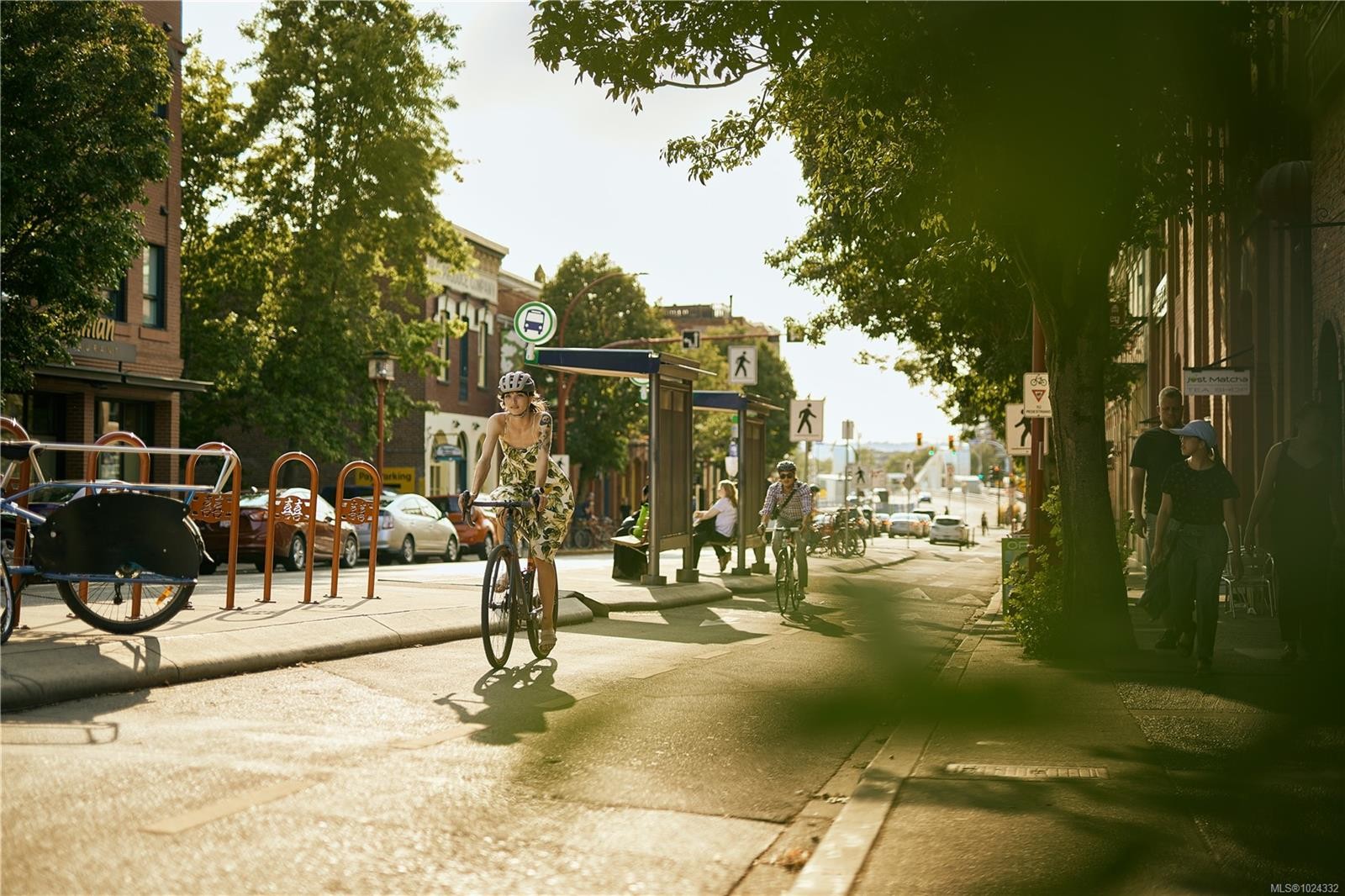 211-1075 Tillicum Rd, Esquimalt, BC - Outdoor