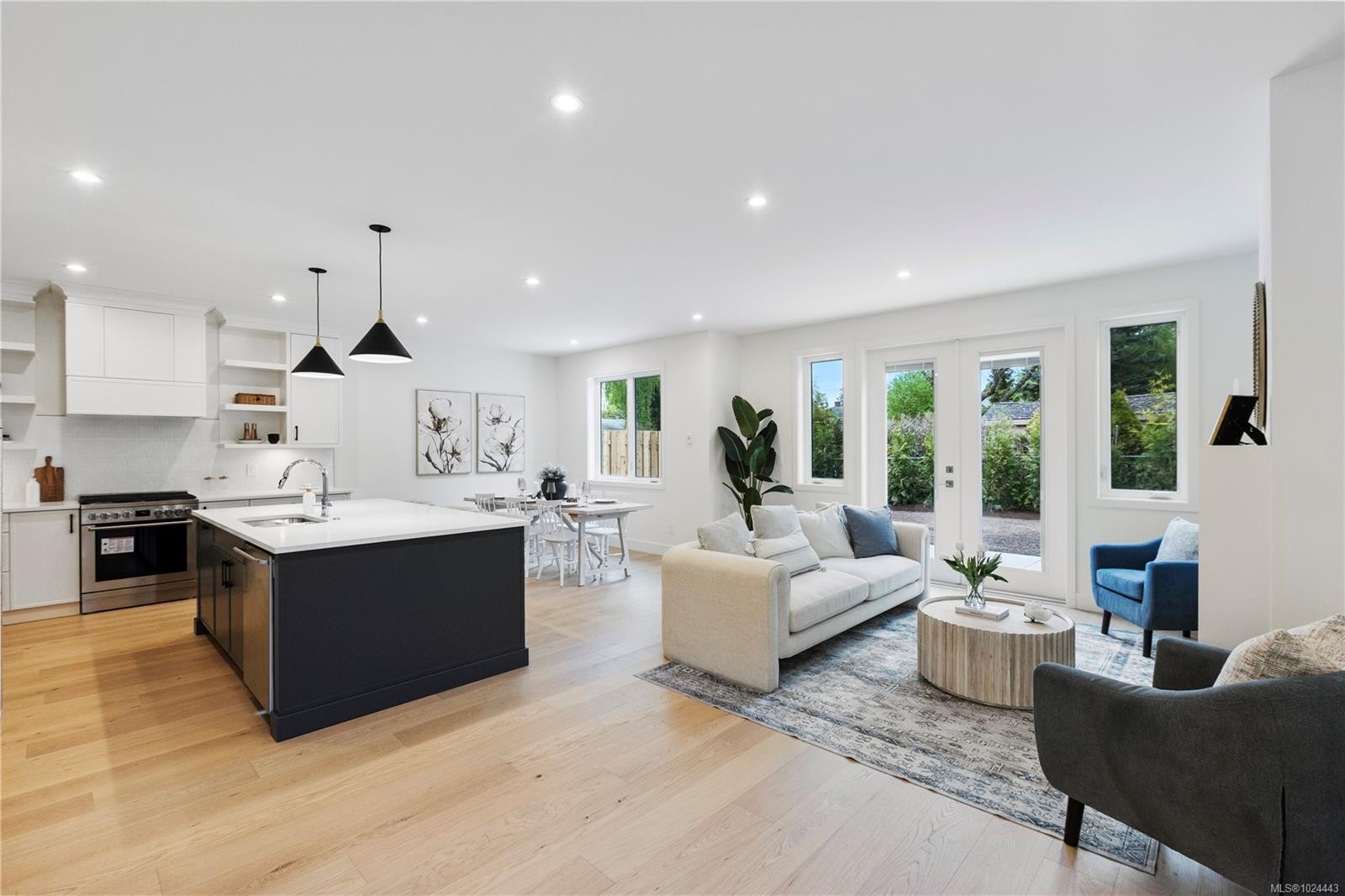 220 Kamloops Ave, Saanich, BC