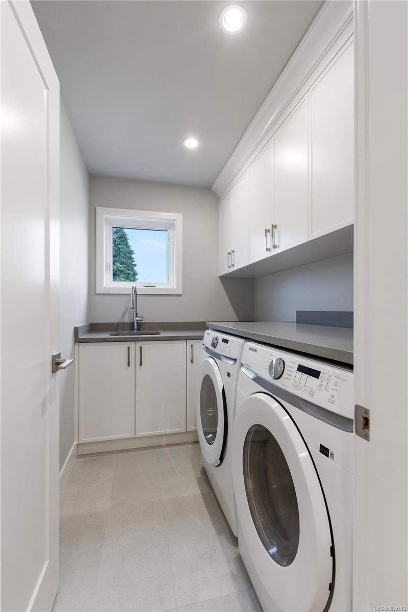 220 Kamloops Ave, Saanich, BC