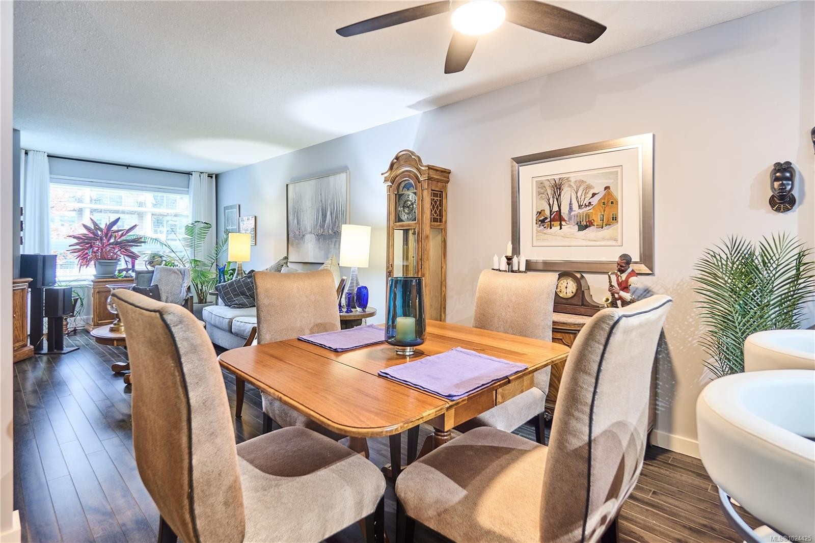 105-100 Dawes St, Nanaimo, BC - Indoor Photo Showing Dining Room