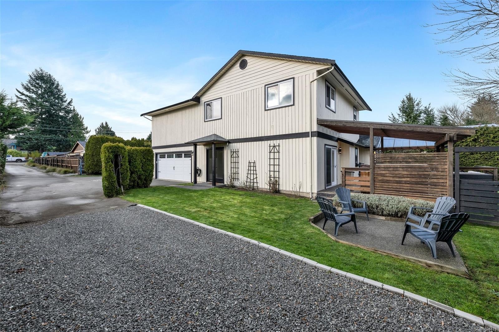 10369 Bowerbank Rd, Sidney, BC