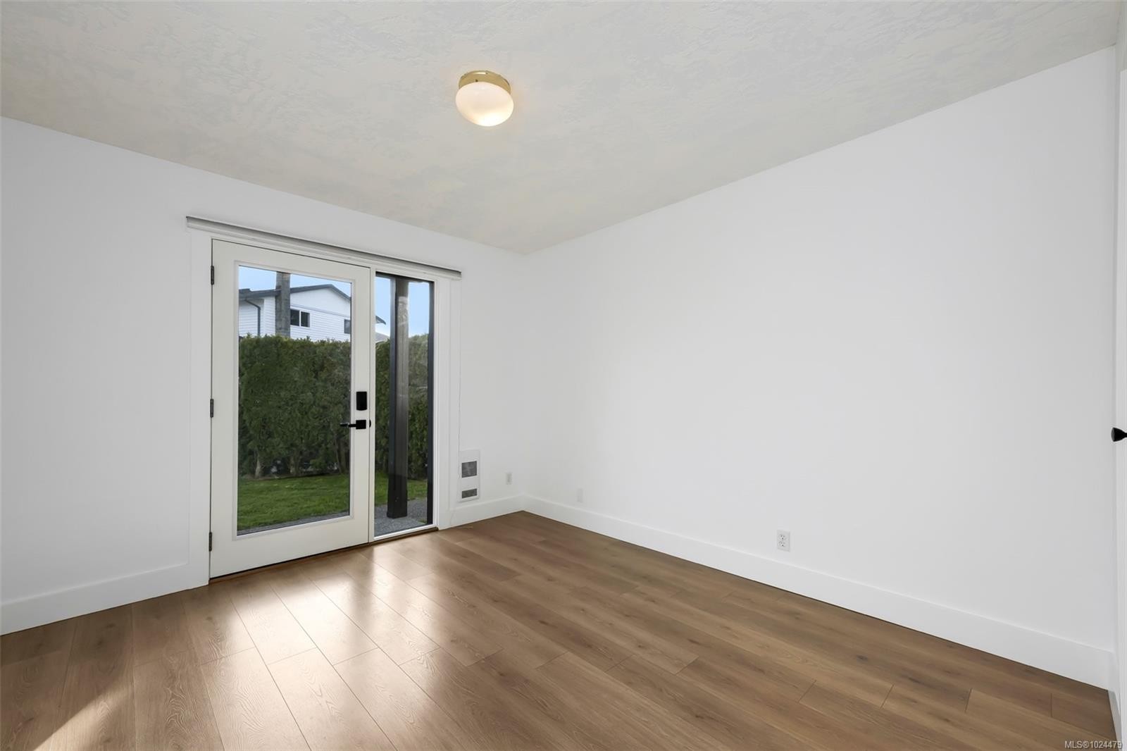 10369 Bowerbank Rd, Sidney, BC