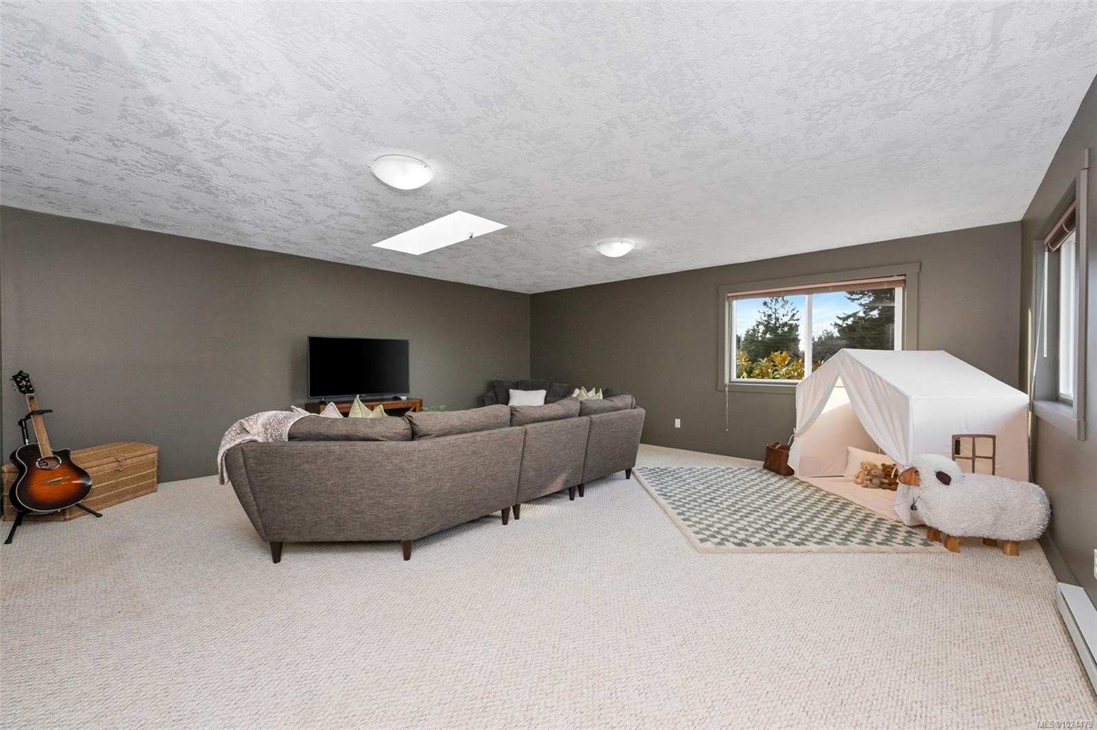 10369 Bowerbank Rd, Sidney, BC