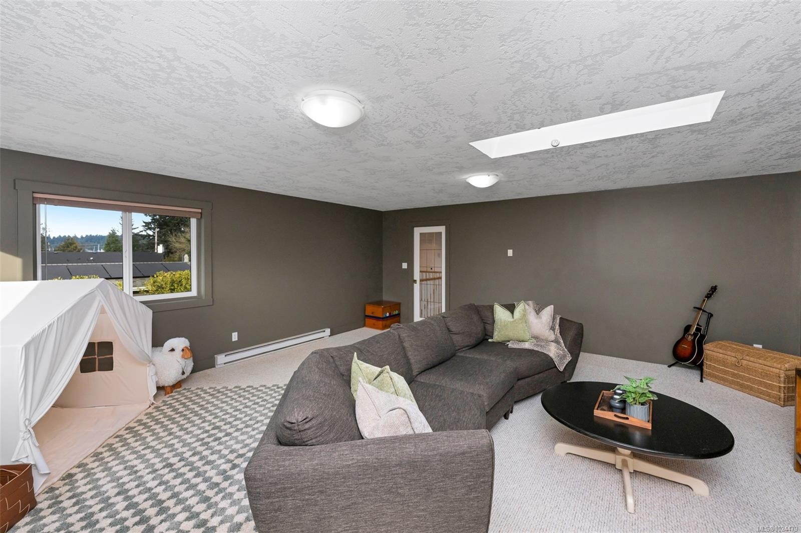 10369 Bowerbank Rd, Sidney, BC