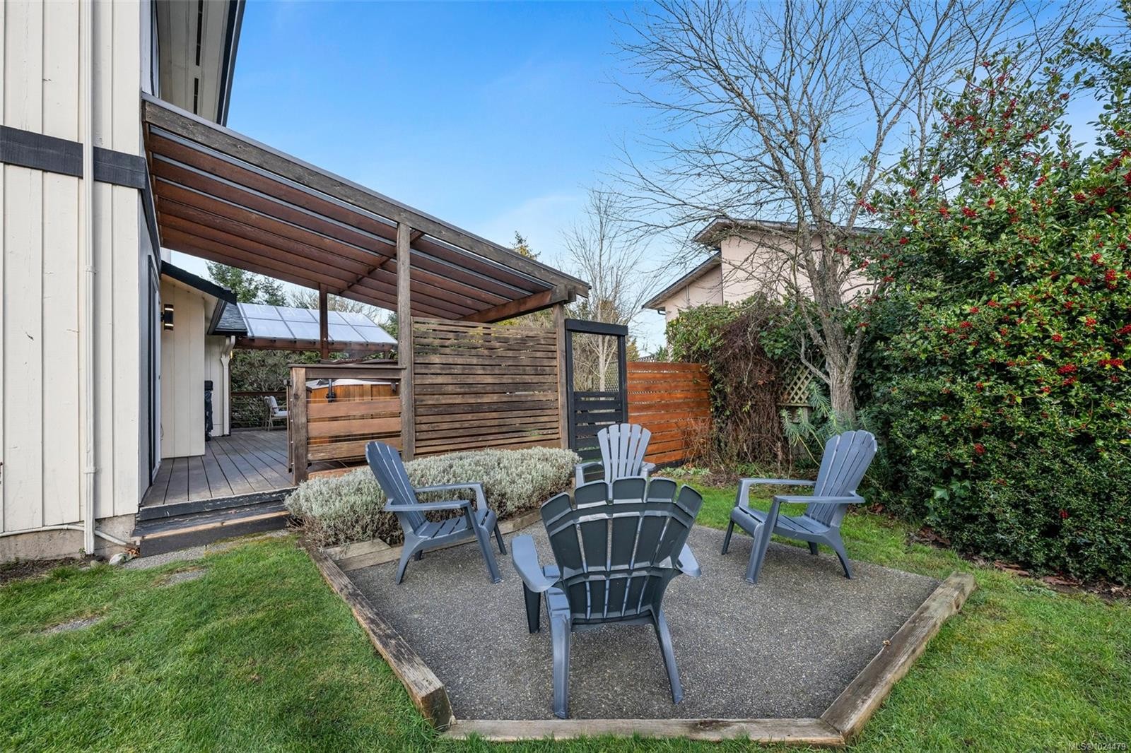 10369 Bowerbank Rd, Sidney, BC