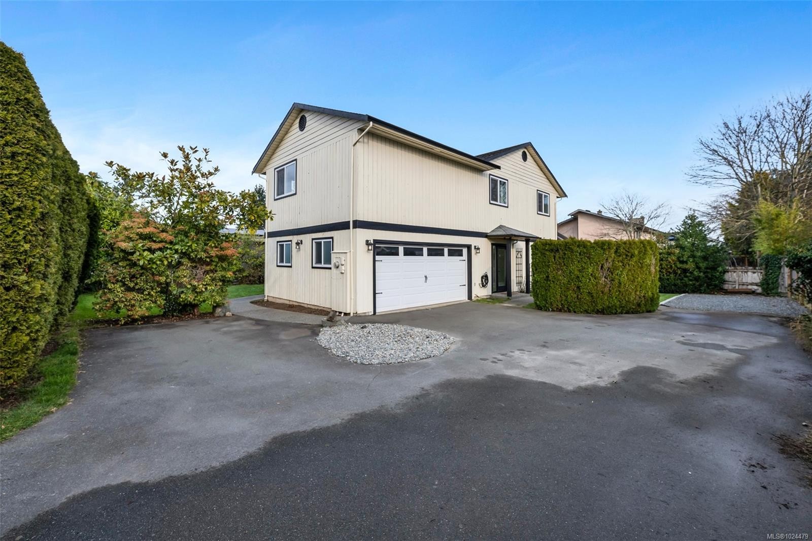 10369 Bowerbank Rd, Sidney, BC
