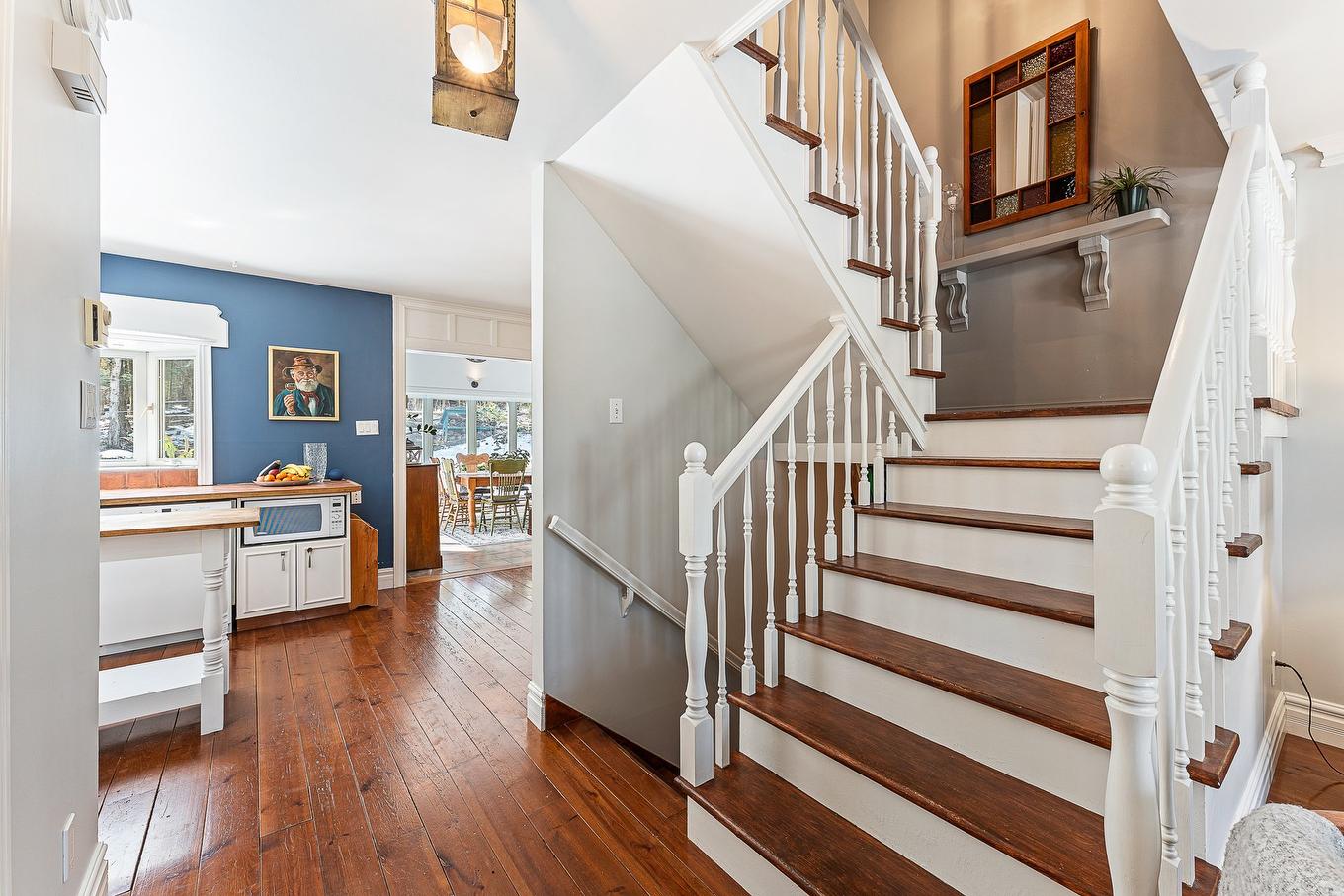 Escalier - 257 Ch. De Bondville, Lac-Brome, QC - Indoor Photo Showing Other Room