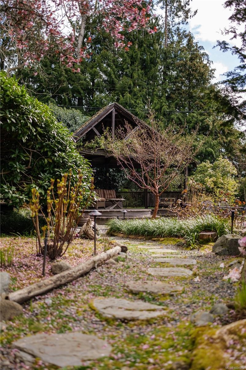 3331 Woodburn Ave, Oak Bay, BC