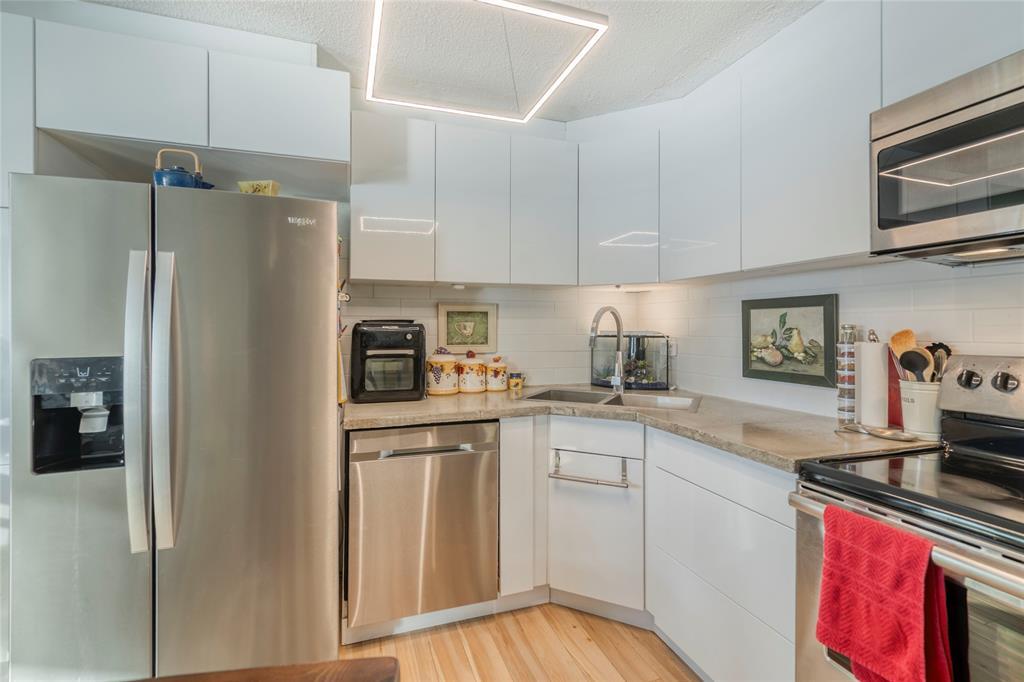 1105-155 Front Street North, Sarnia, ON