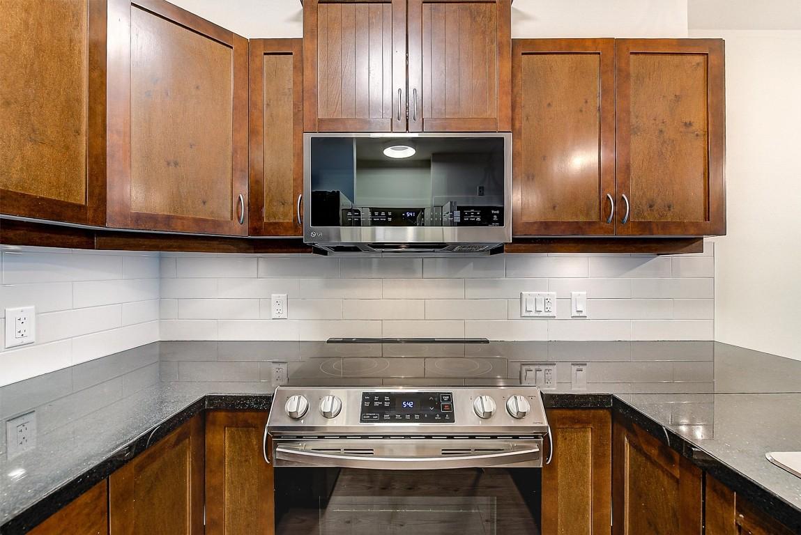 102-3533 Carrington Road, West Kelowna, BC - Indoor Photo Showing Kitchen
